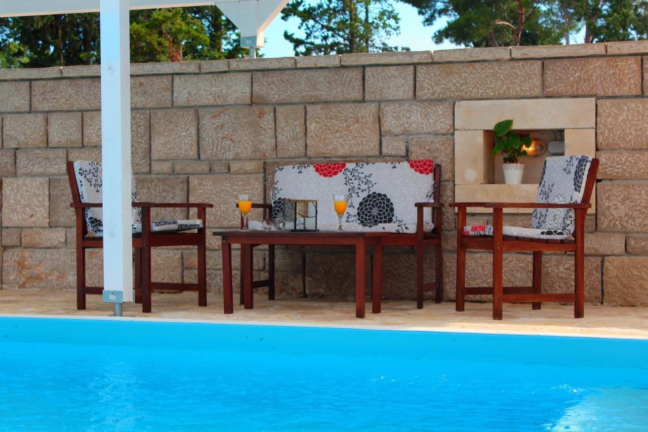 Bungalow Vice With Pool Pakoštane Extérieur photo