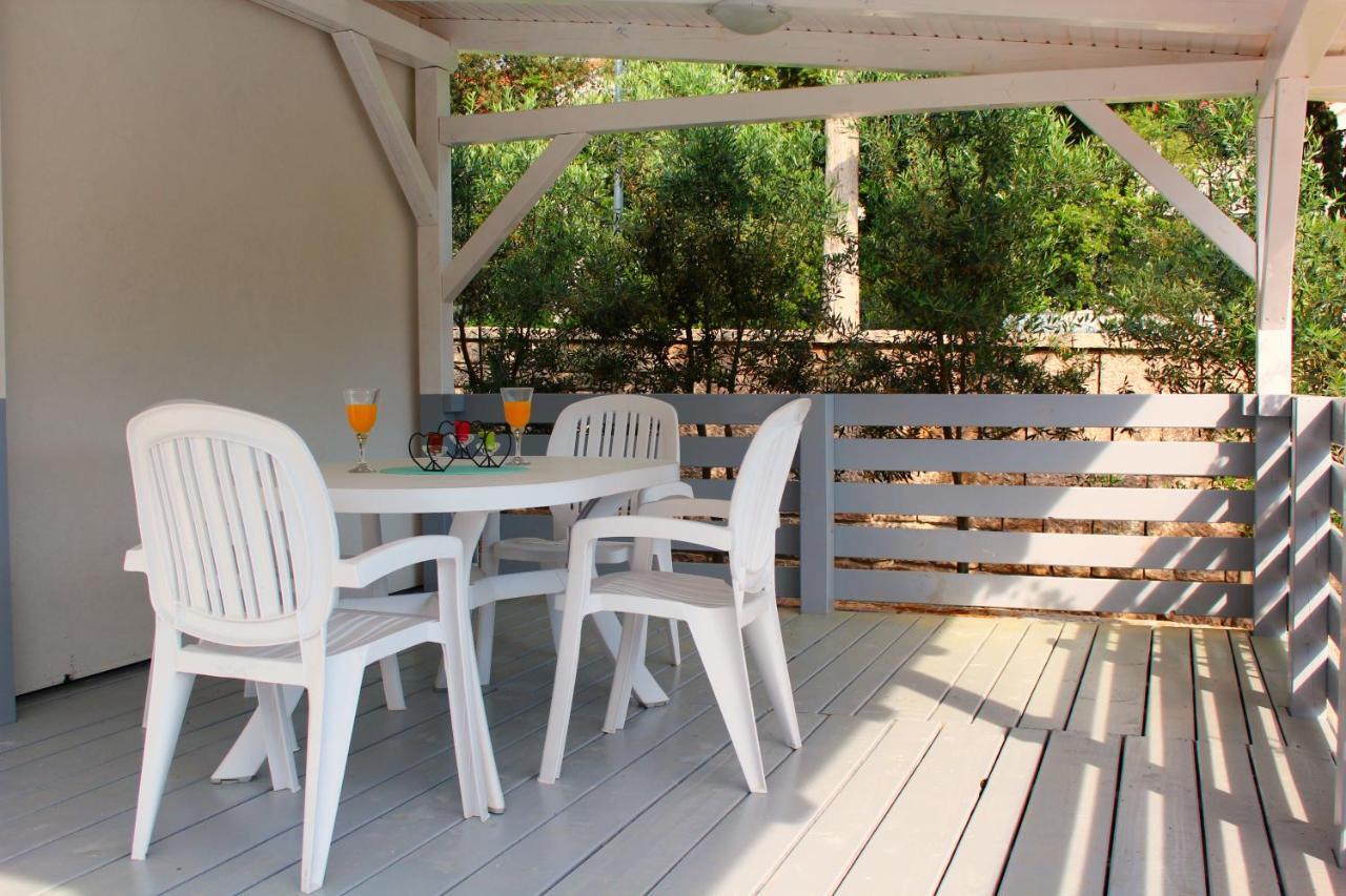 Bungalow Vice With Pool Pakoštane Extérieur photo