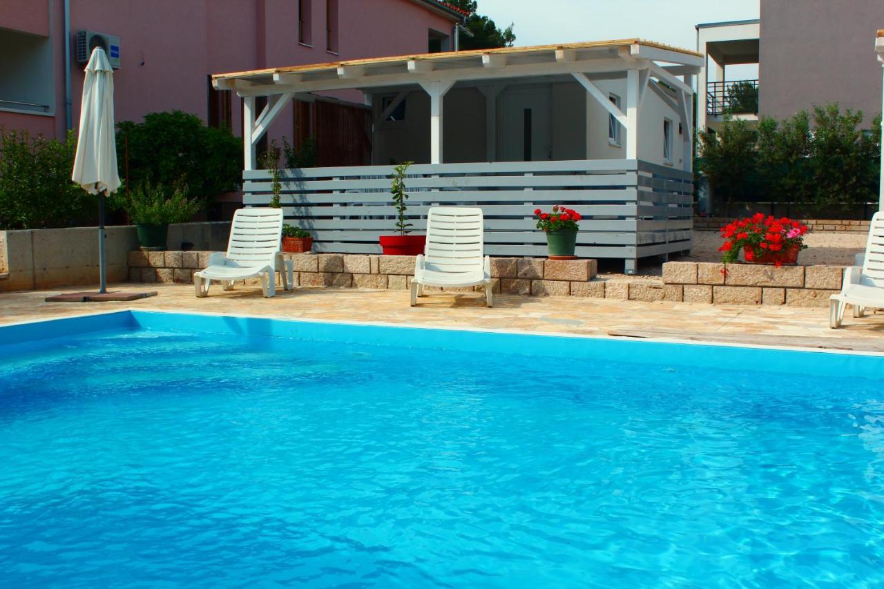 Bungalow Vice With Pool Pakoštane Extérieur photo