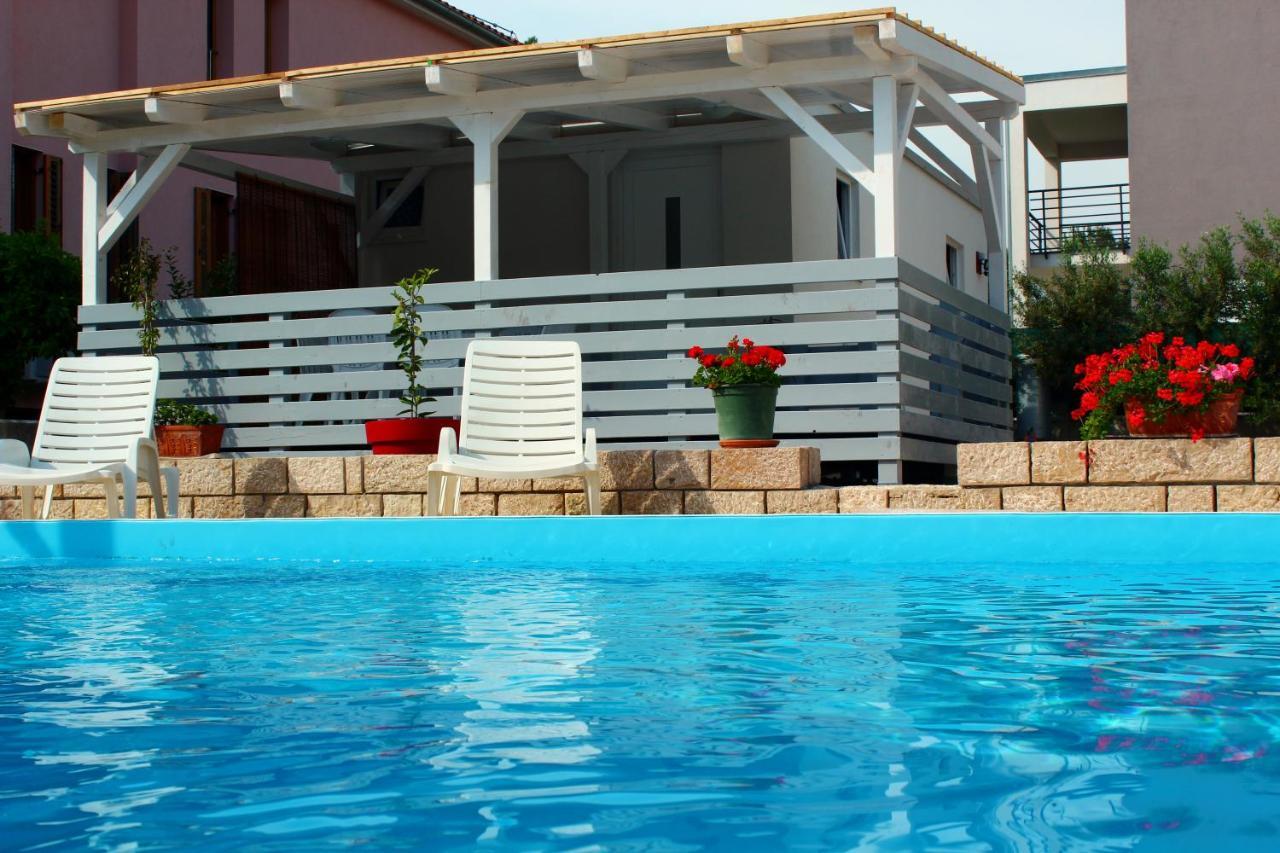 Bungalow Vice With Pool Pakoštane Extérieur photo