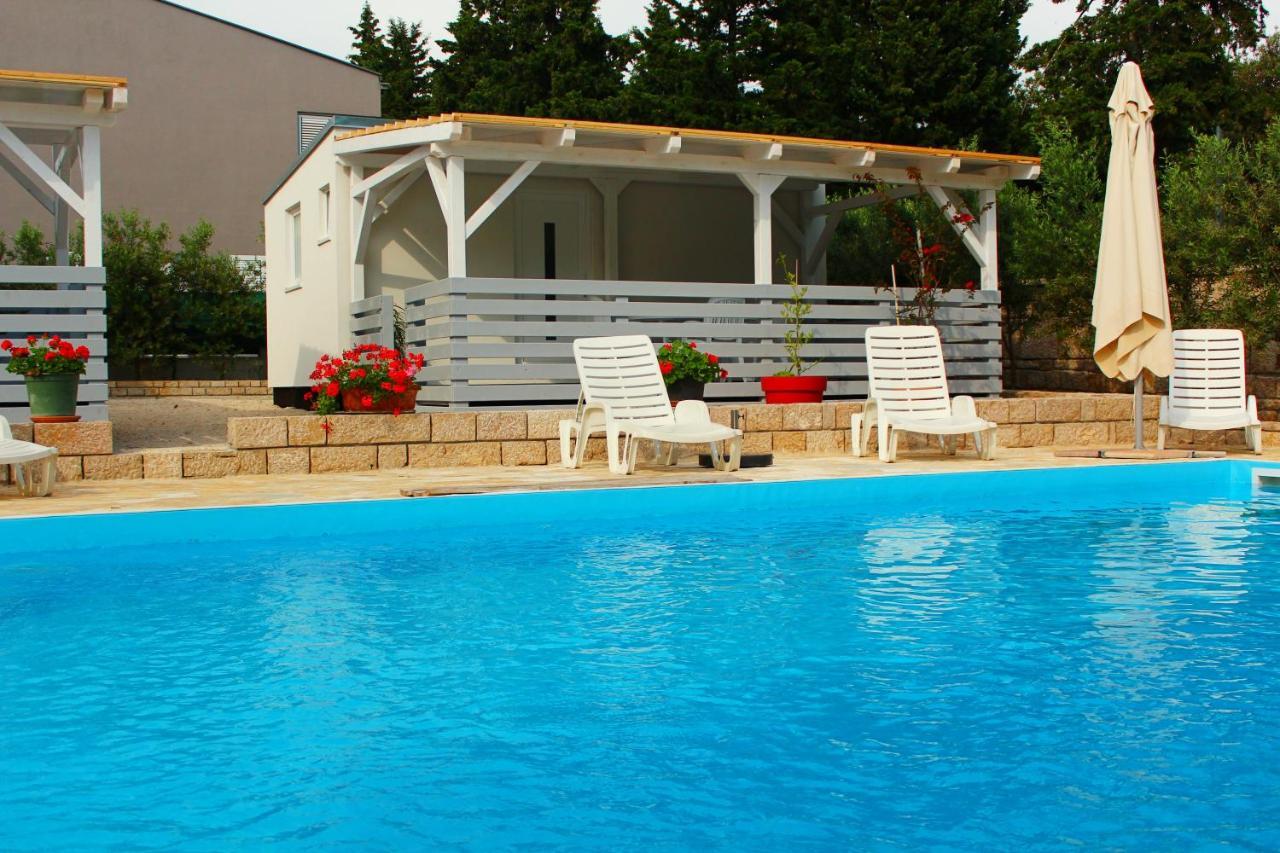 Bungalow Vice With Pool Pakoštane Extérieur photo
