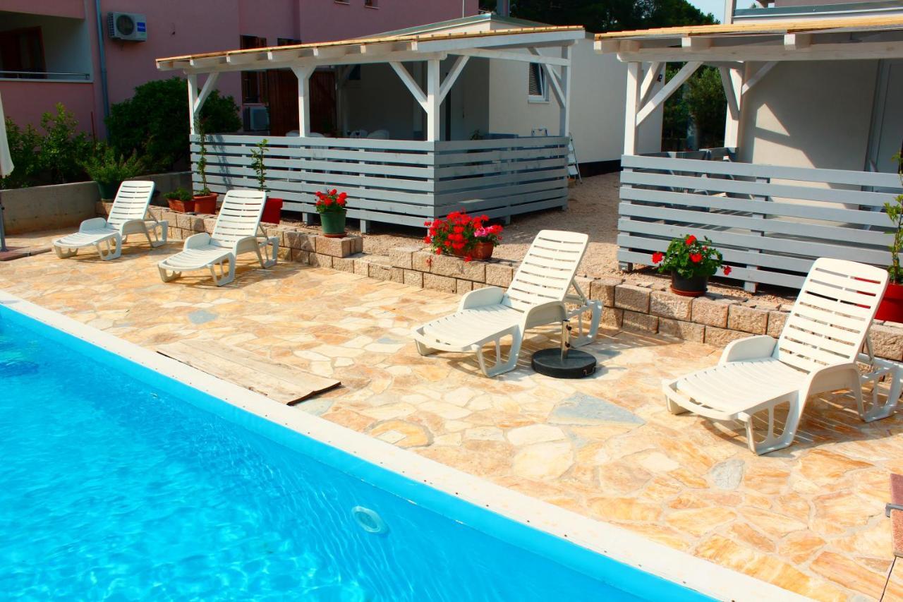 Bungalow Vice With Pool Pakoštane Extérieur photo