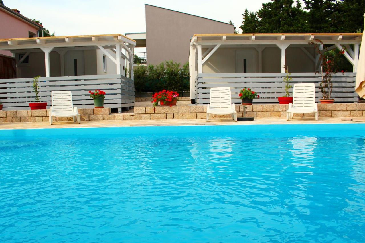 Bungalow Vice With Pool Pakoštane Extérieur photo